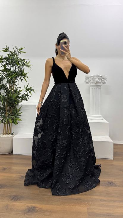 Kadife Üst Fiyonk Askılı Özel Tasarım Abiye Elbise